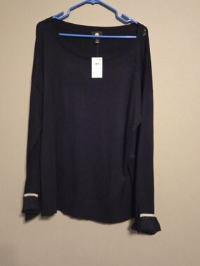 JM Collection Black Long-Sleeve Women's Top with Silver Cuff Trim
